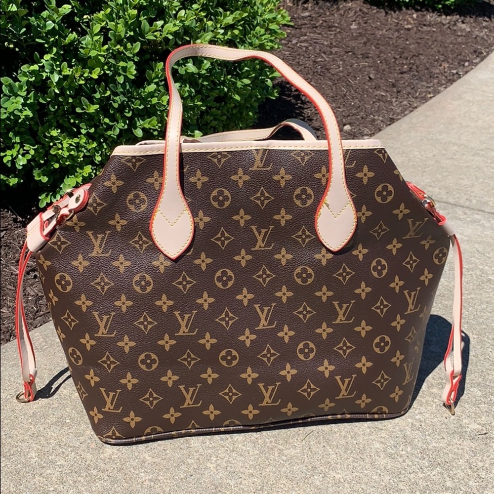 NOT AUTHENTIC handbag(replica)